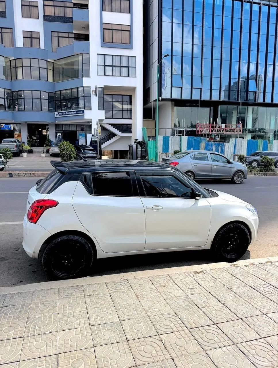 Suzuki Swift 2022 Automatic – photo 4