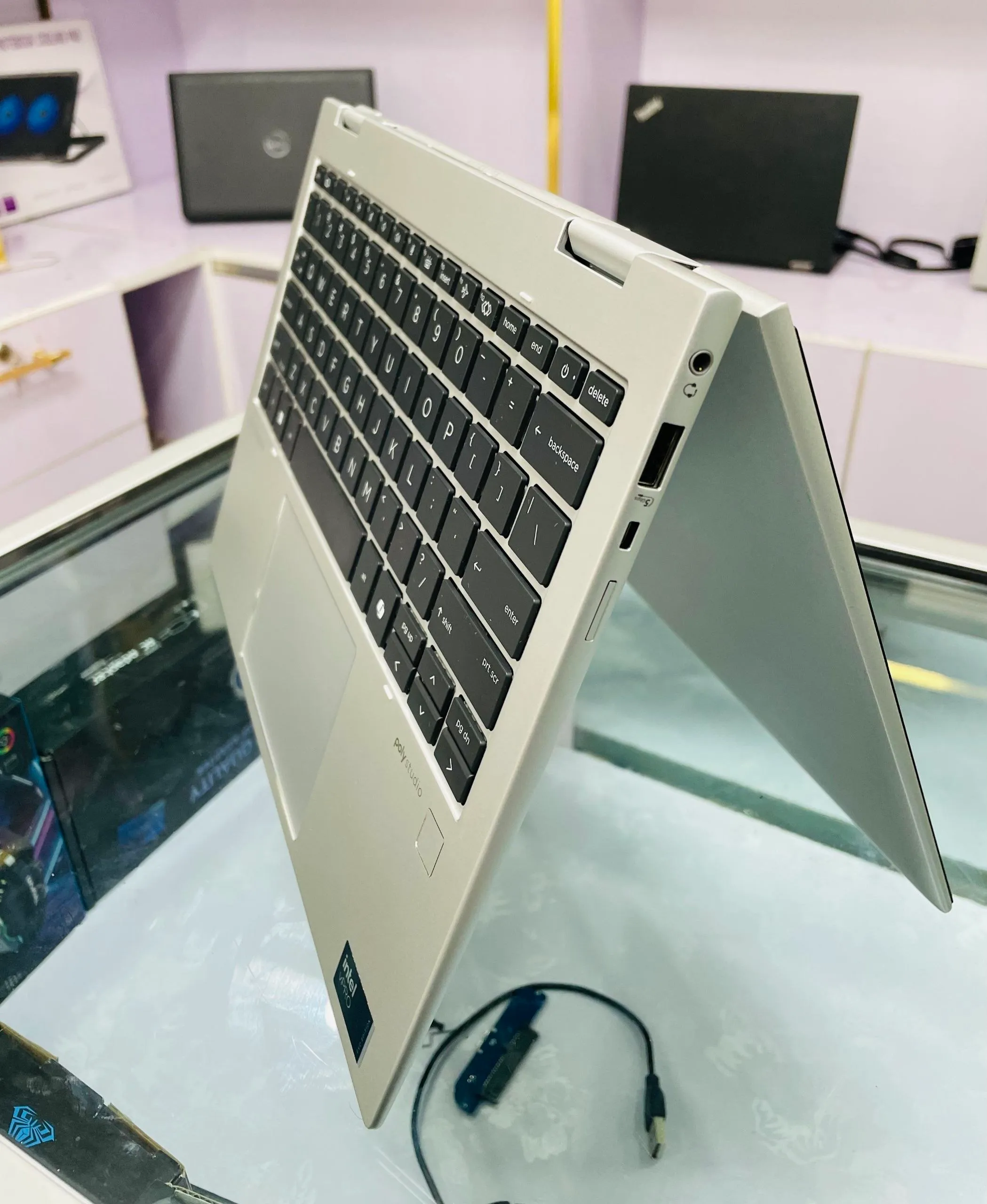 HP EliteBook Ultra 5 2-in-1 Laptop – photo 3