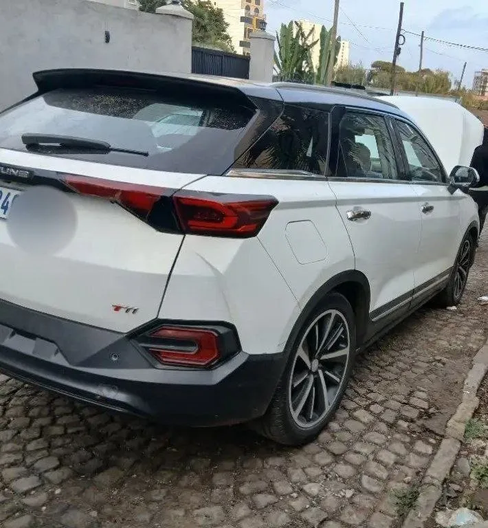 2021 T77 SUV – photo 3