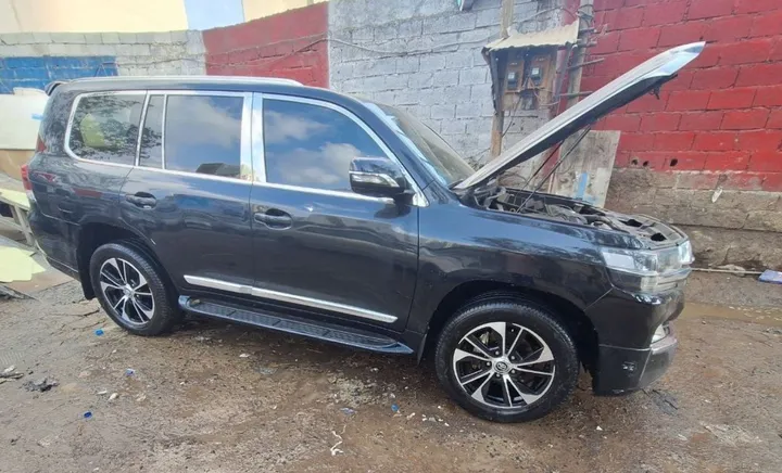 Toyota Landcruiser G-XR V8 Automatic – photo 4