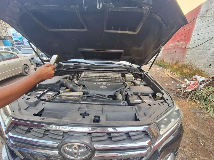 Toyota Landcruiser G-XR V8 Automatic – photo 7