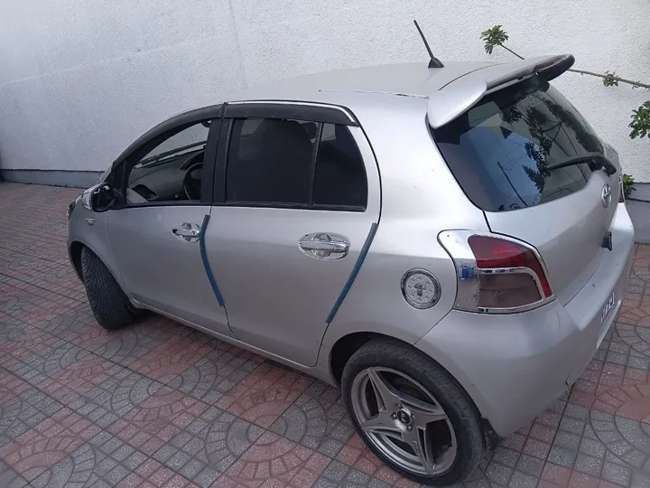 Toyota Compact 2005 Automatic – photo 3