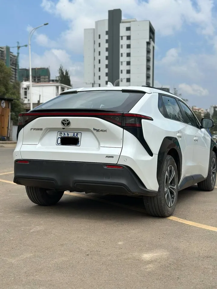 Toyota BZ4X EV 2023 – photo 5