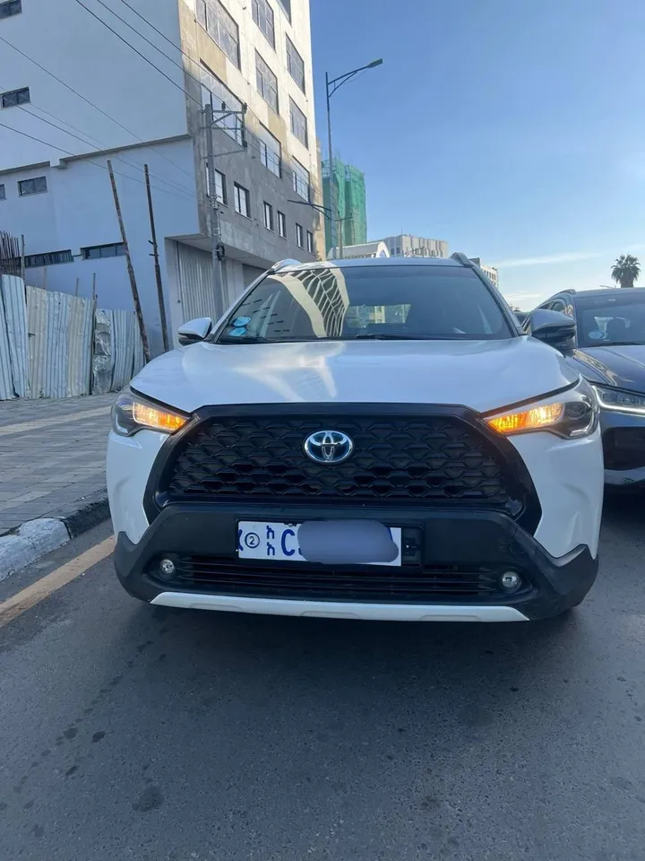 Toyota Corolla Cross Hybrid 2023 – photo 4