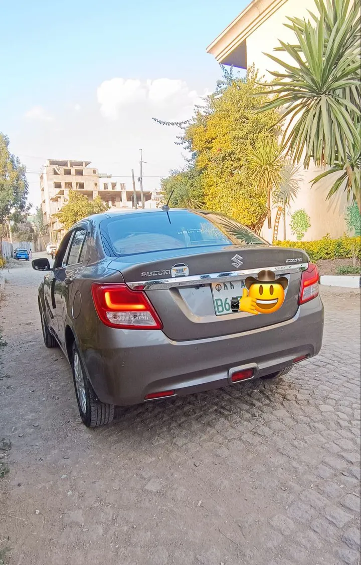 Suzuki Dzire 2022 Automatic Sedan – photo 5