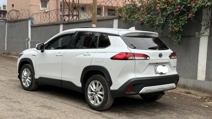 Toyota Corolla Cross Hybrid 2024 – photo 5