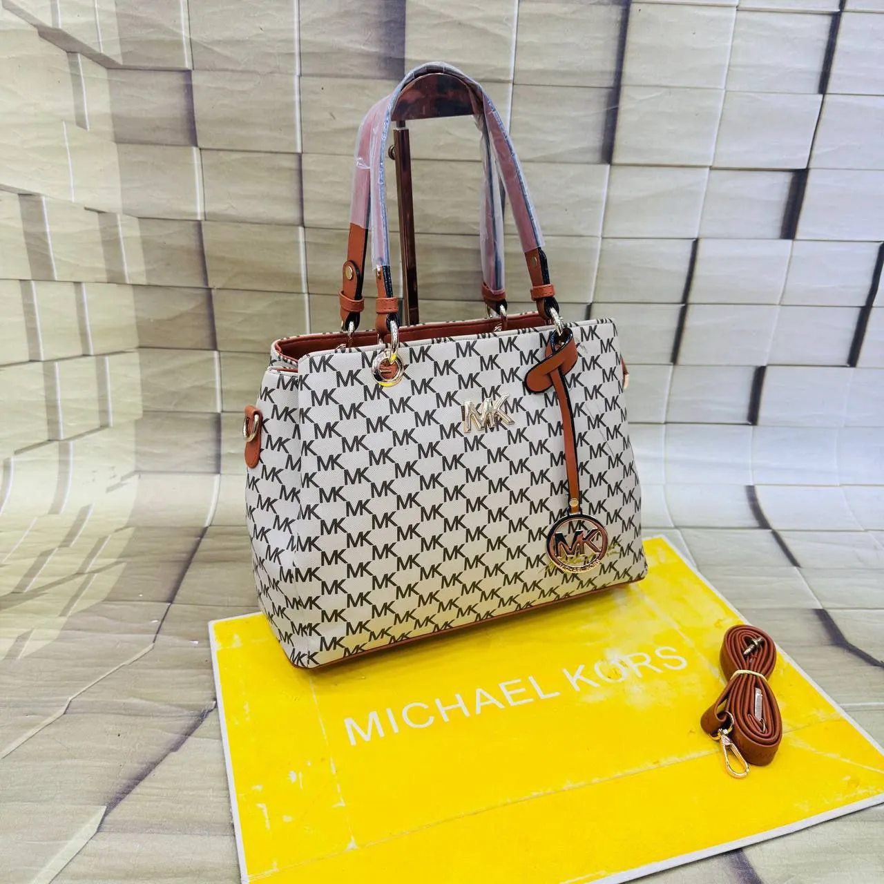 Michael Kors Ladies Sling Bag – photo 6