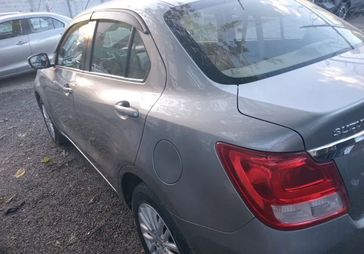 Suzuki Dzire 2022 Automatic – photo 4