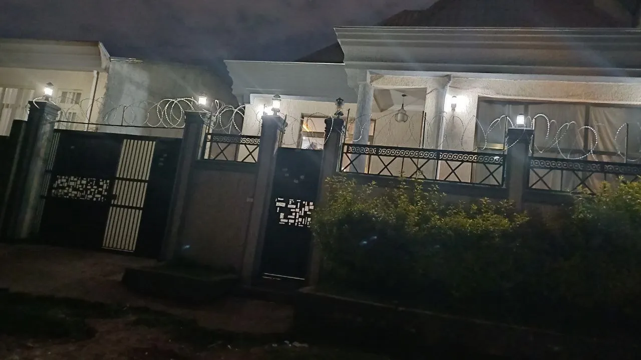 Modern Residential House in Summit – photo 5