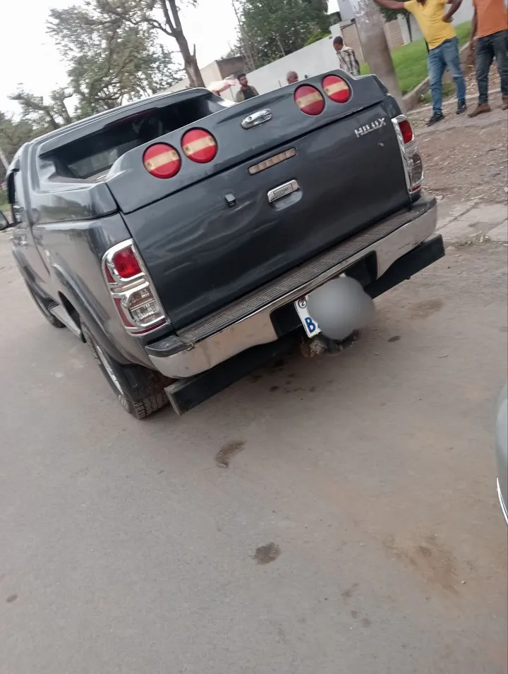 Toyota Hilux 2013 Diesel Pickup – photo 4