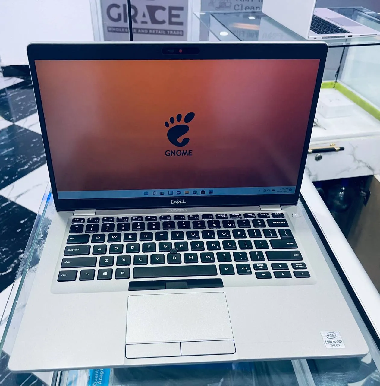 Dell Latitude 10th Gen Laptop – photo 4
