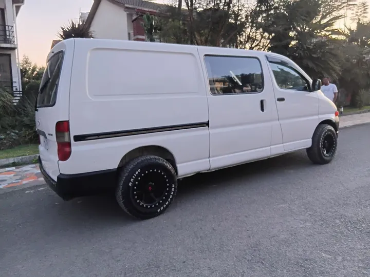 Toyota Half Van 2002 Manual – photo 4