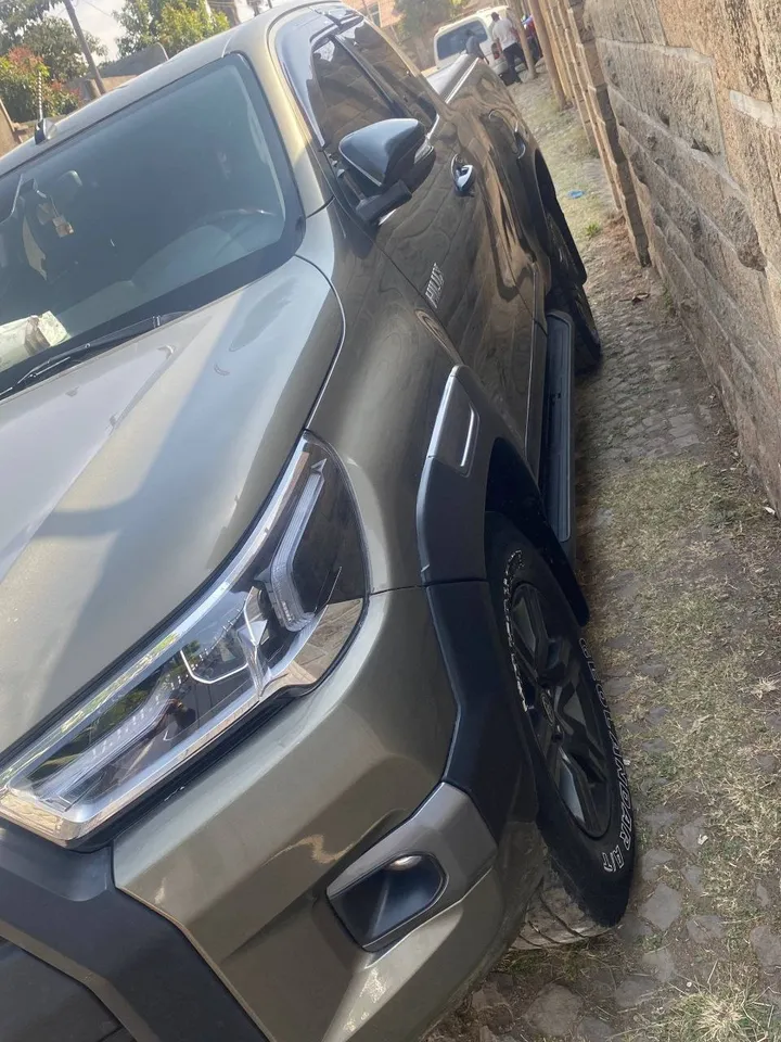 Toyota Hilux 2021 Invincible – photo 6