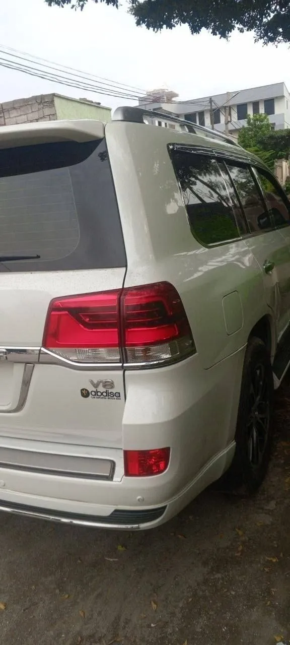 Toyota V8 2021 Automatic – photo 5