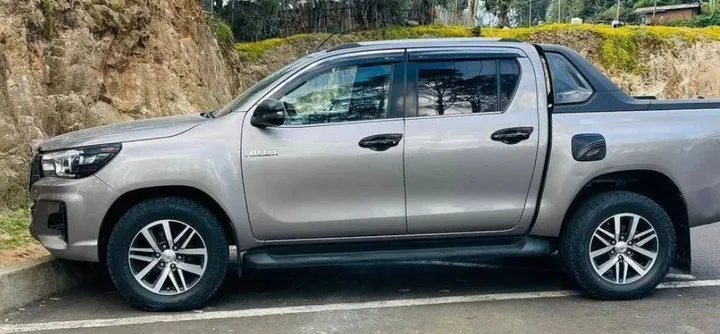 Toyota Hilux Double Cab 2020 – photo 3
