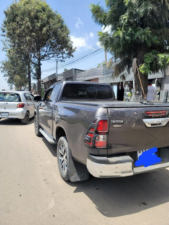 Toyota Hilux Revo King Cab 2018 – photo 4