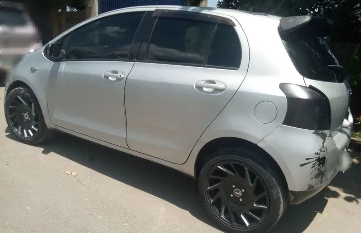 Toyota Yaris Compact 2006 Automatic – photo 4