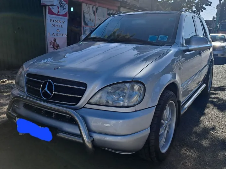 Mercedes ML 2000 V6 – photo 4