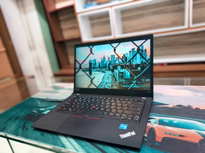 Lenovo ThinkPad T490 Touchscreen Laptop – photo 4
