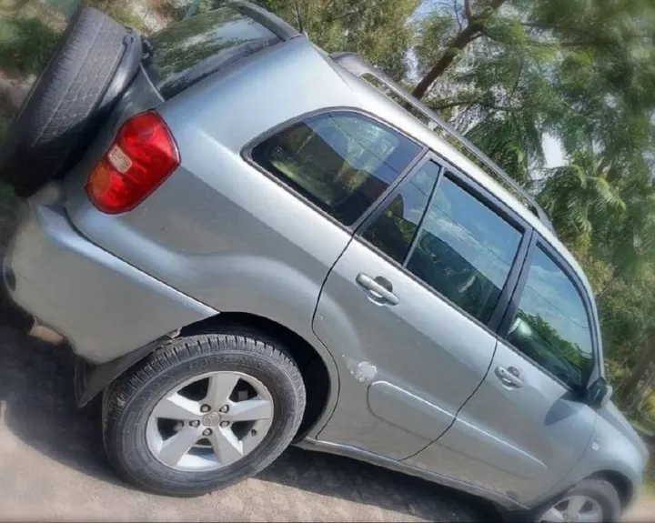Toyota RAV4 2005 Manual SUV – photo 4