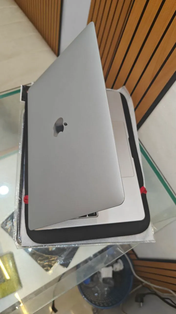 2020 MacBook Pro Core i5 13.3 inch – photo 5