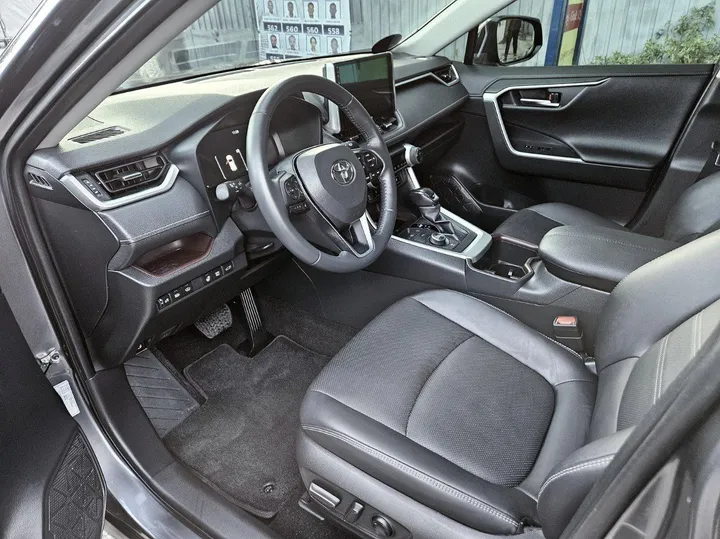 Toyota RAV4 2023 Hybrid Full-Option – photo 6