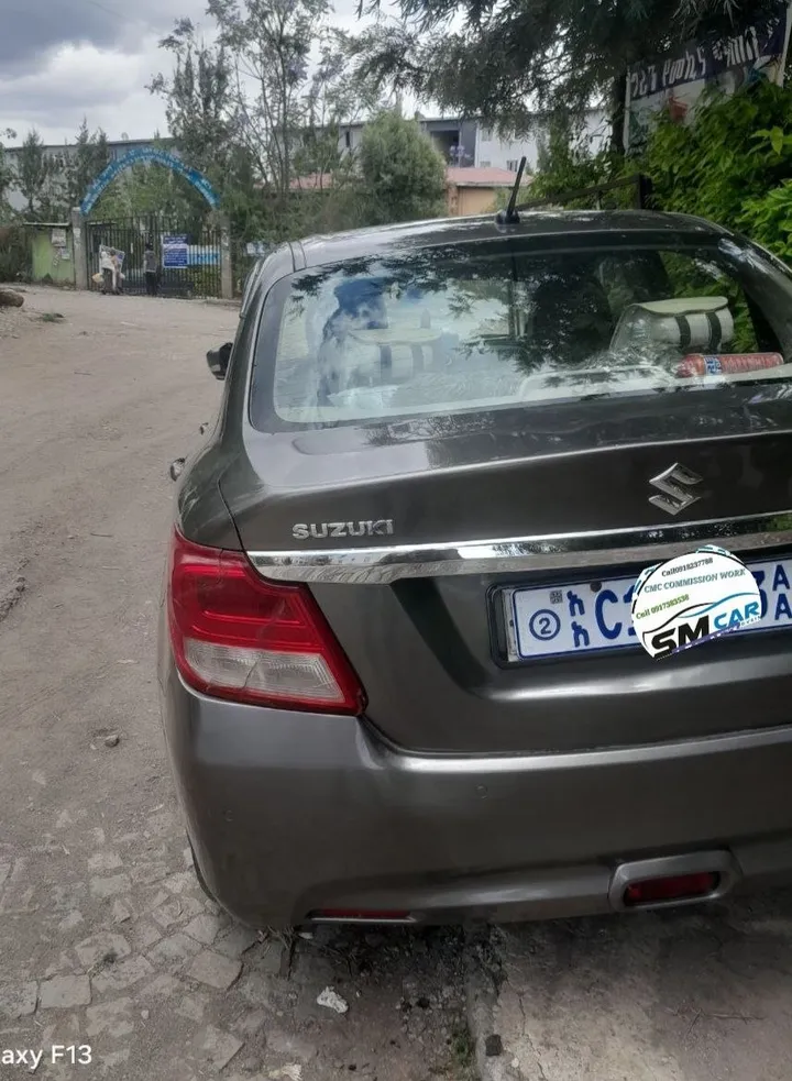 Suzuki Dzire 2022 Automatic – photo 4