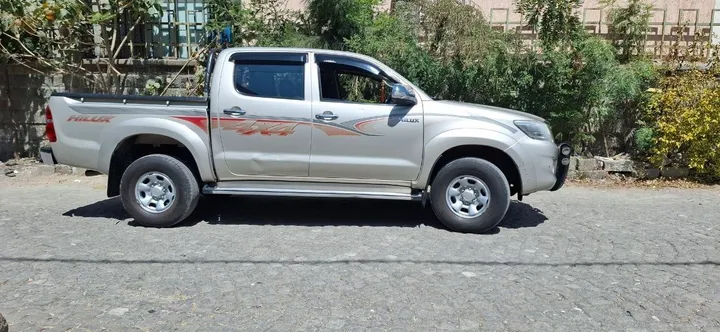 Toyota Hilux 2014 – photo 5