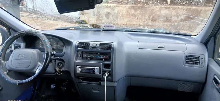 2000 Manual Transmission Van 2LT – photo 3