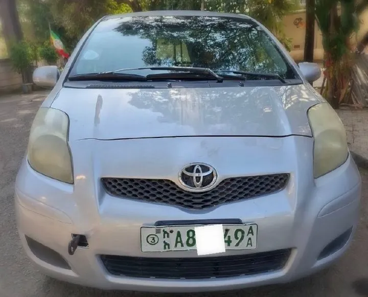 Toyota Yaris Compact 2009 Automatic – photo 9