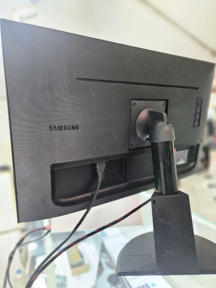 Samsung S27A600U 27 Inch 2K Monitor – photo 4