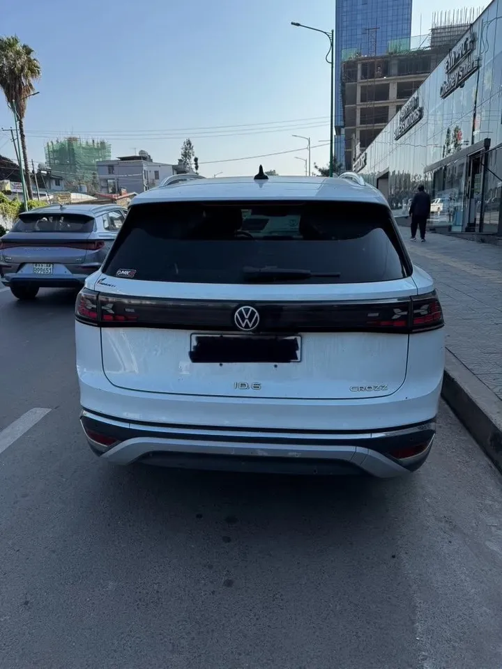Volkswagen ID.6 Crozz Pro 2022 – photo 3