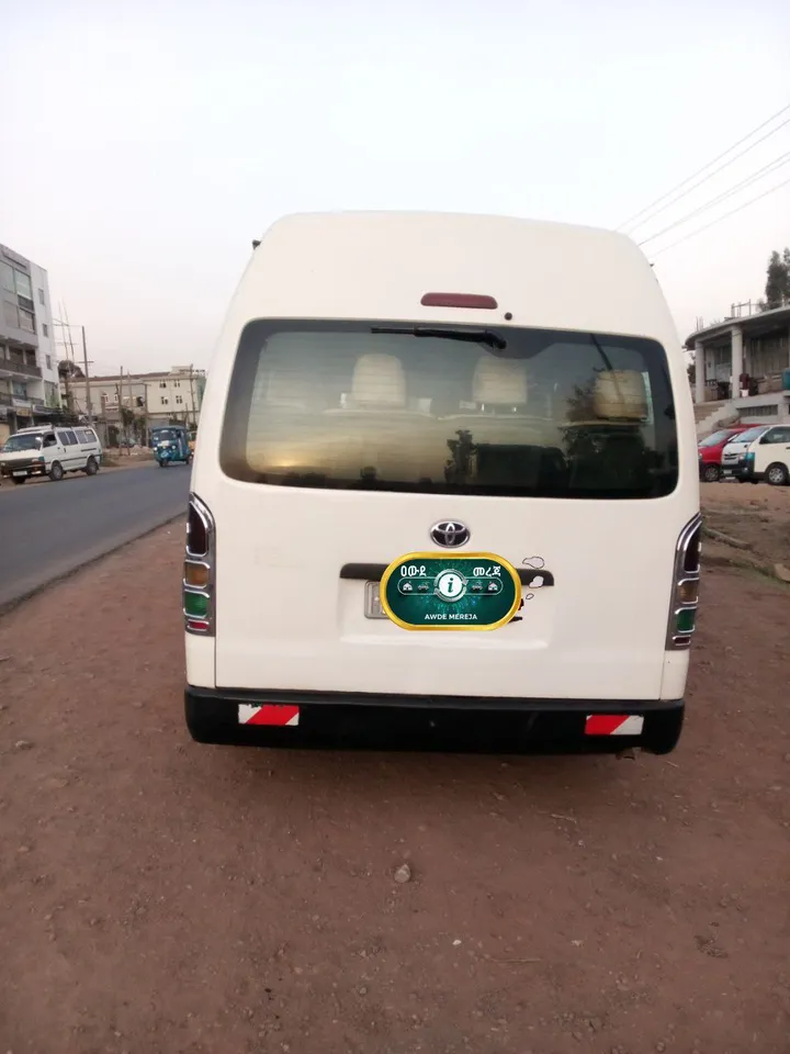 Toyota High Roof Van 2014 – photo 3