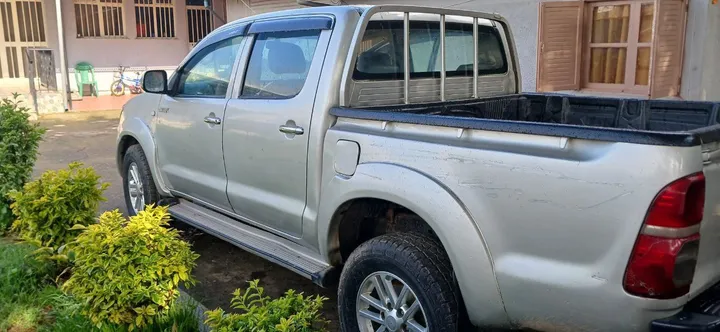 Toyota Hilux 2010 Manual Pickup – photo 6