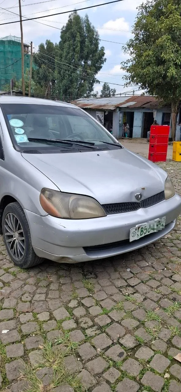 Toyota Platz Automatic Sedan – photo 3