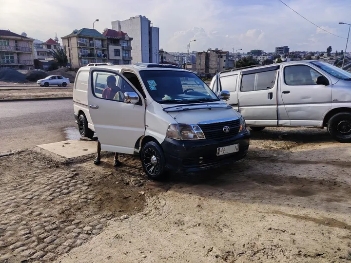 Toyota Hiace D4D Van 2008 – photo 3