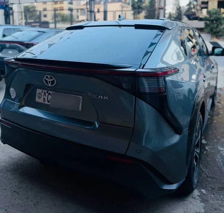 Toyota bZ4X 2023 Electric SUV – photo 4