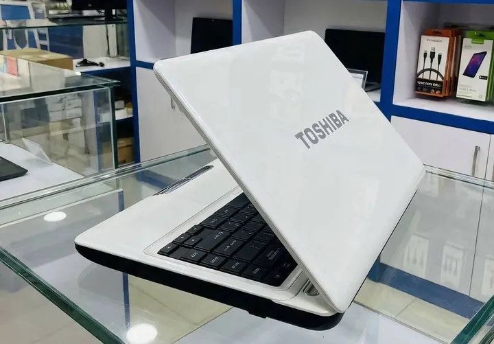 Toshiba Core i3 14 inch Laptop – photo 3