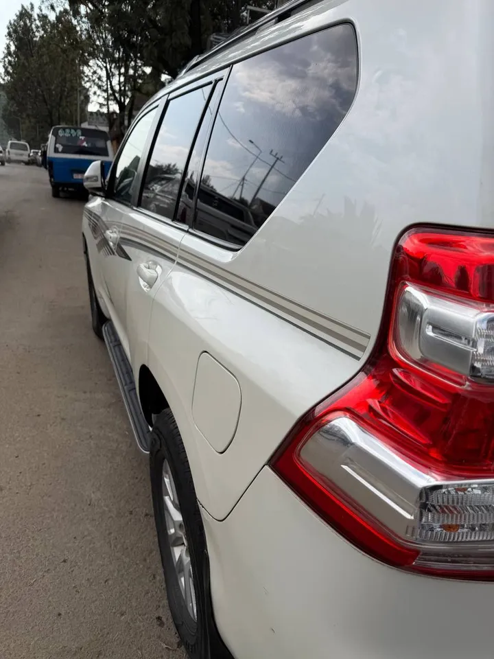 Toyota Land Cruiser Prado 2015 – photo 4