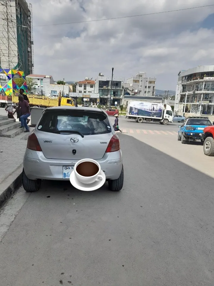 Toyota Yaris Compact 2009 Automatic – photo 3