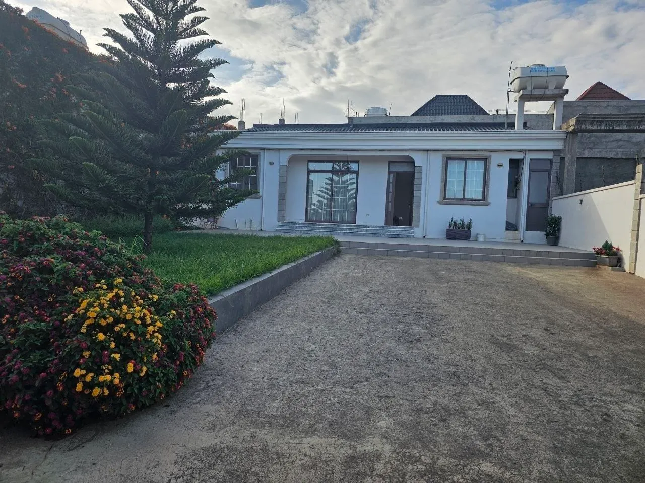House for Sale in Semit – photo 3