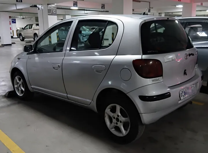 Toyota Vitz Yaris 2004 Manual – photo 4