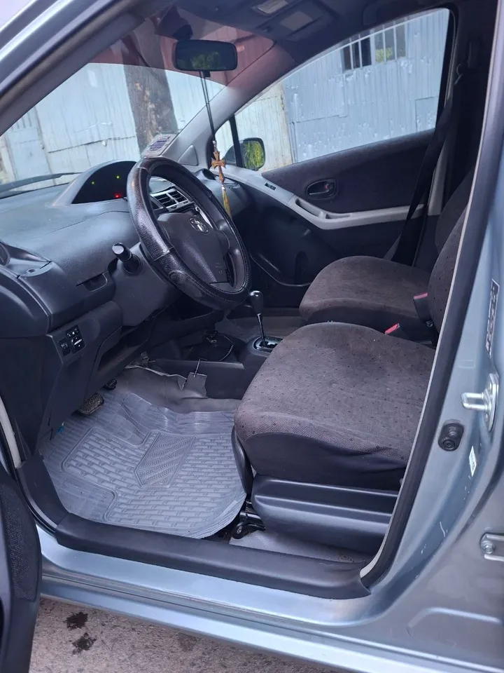 Toyota Yaris Compact Automatic 2008 – photo 4