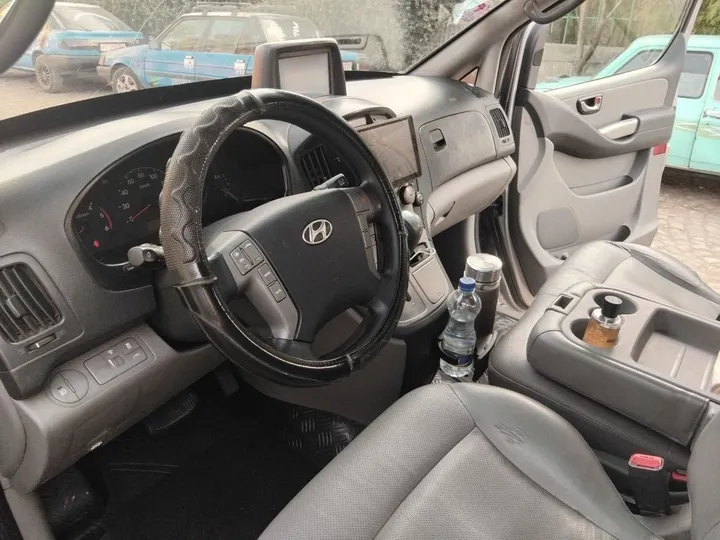 Hyundai Starex 2015 Automatic Van – photo 3