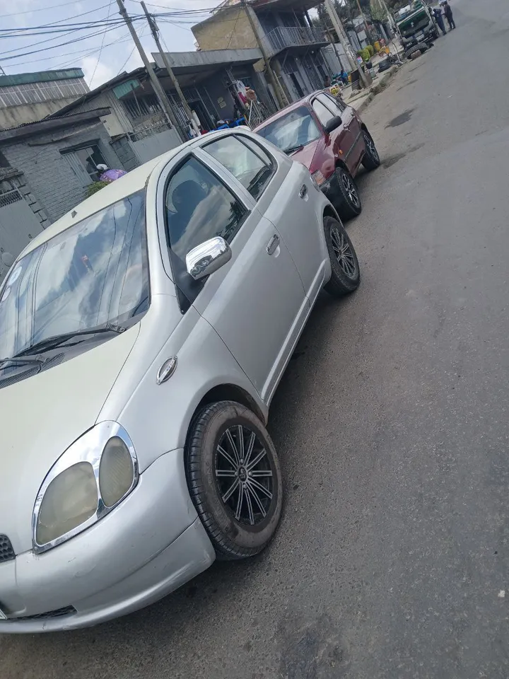 Toyota Vitz 2001 Automatic – photo 3