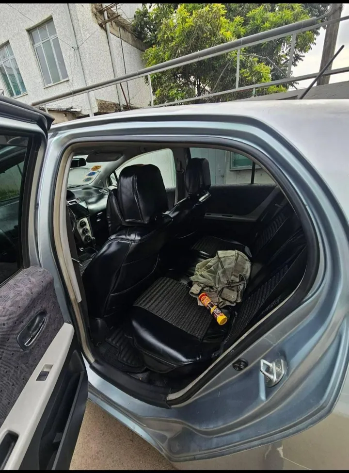 Toyota Yaris Compact 2009 – photo 5