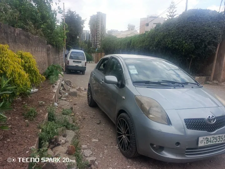 2008 Toyota Compact Automatic Hatchback – photo 4