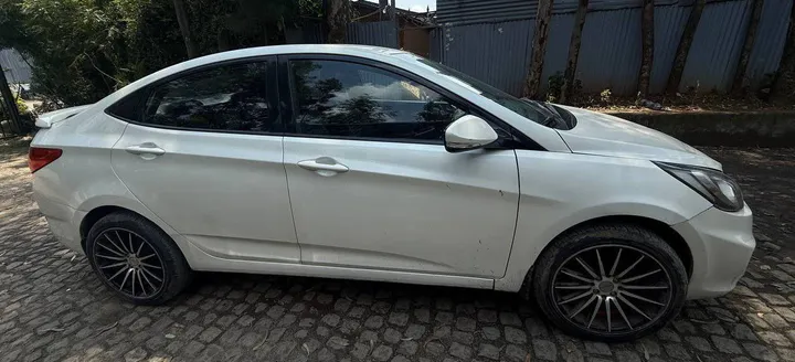 Hyundai Accent Blue 2013 Automatic – photo 3