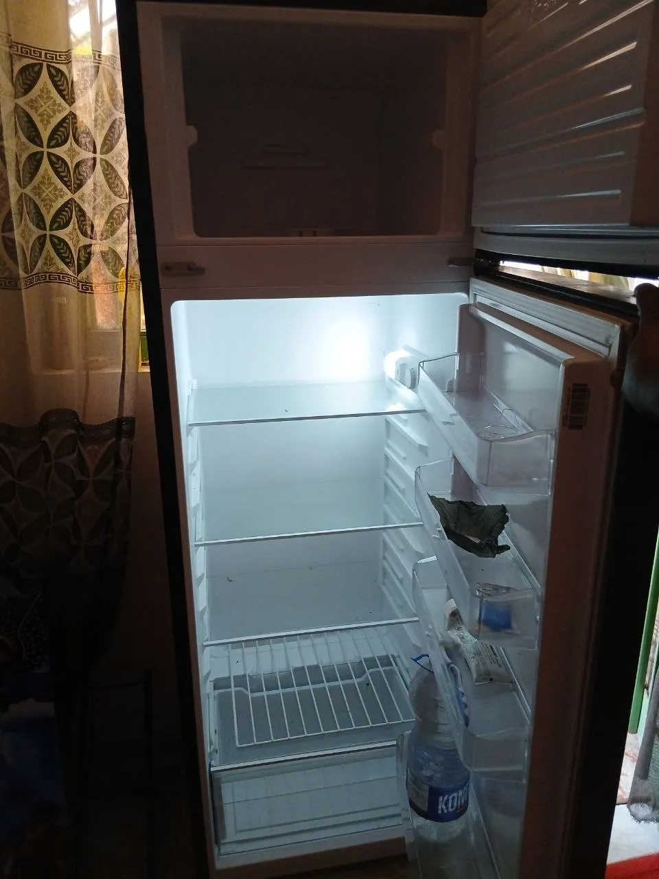 282 Liter Double Door Refrigerator – photo 3