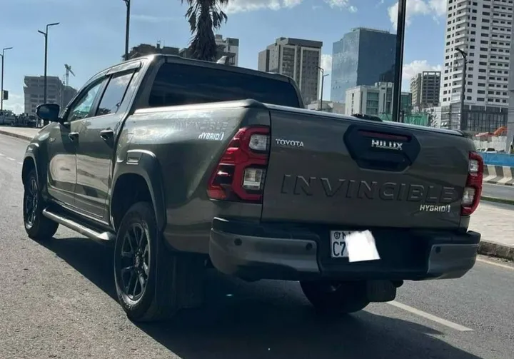 Toyota Hilux Invincible Hybrid 2024 – photo 6